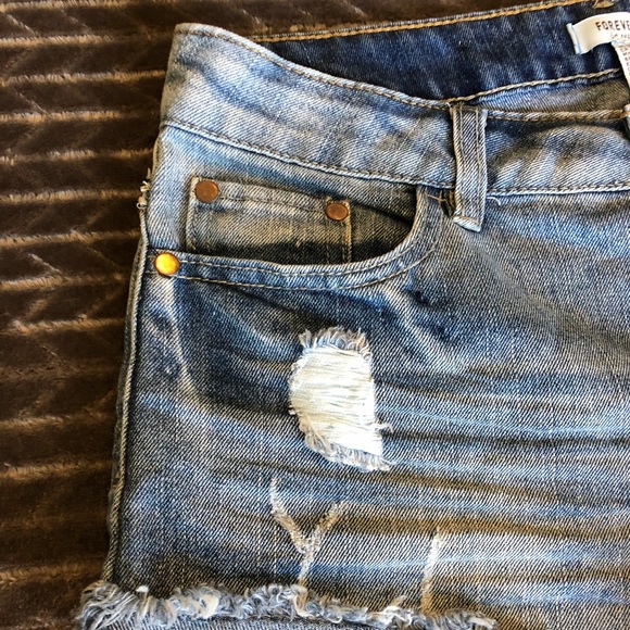 Forever21 Los Angeles Distressed Cuff Jean Short - Picture 5 of 7